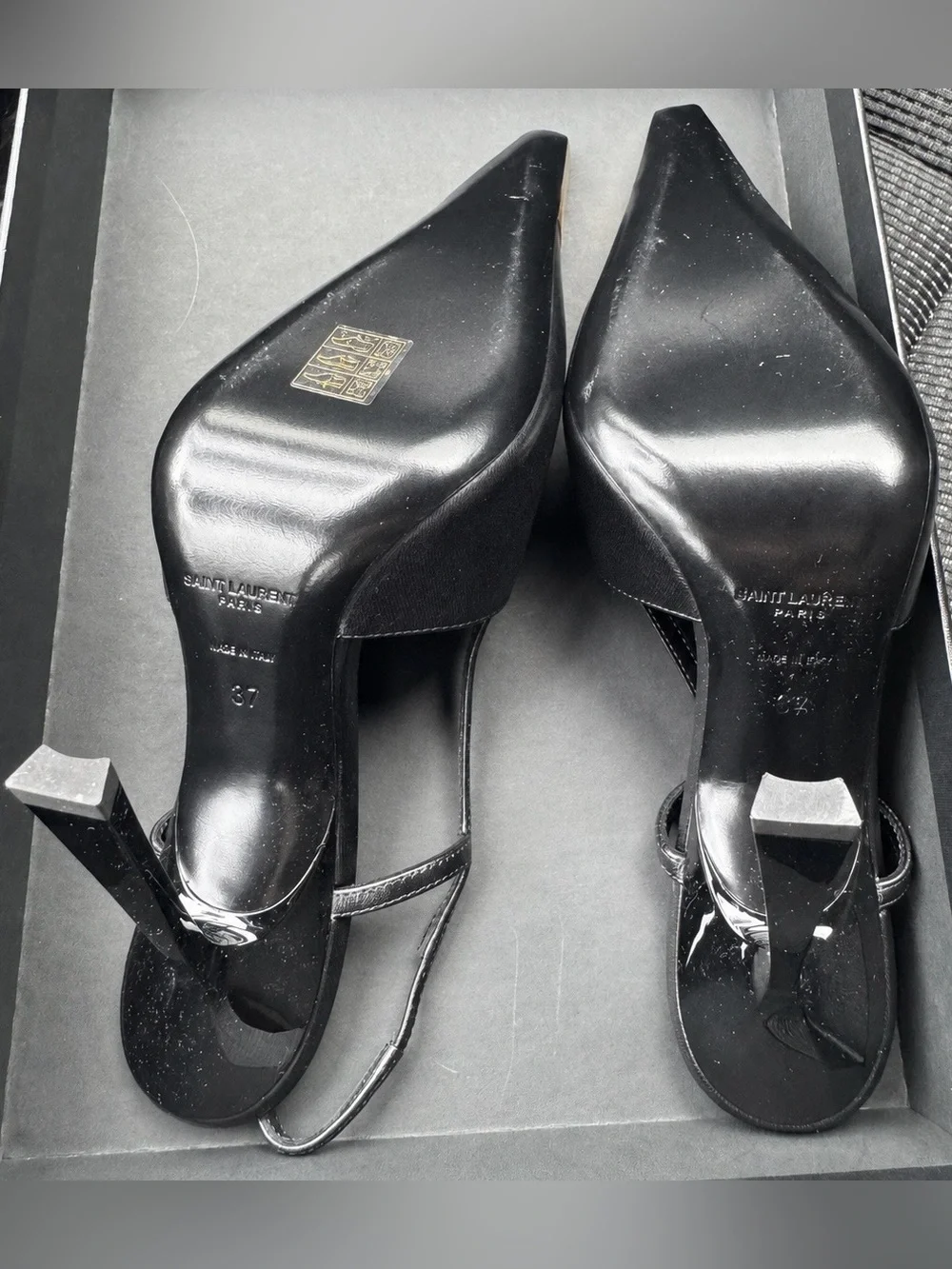 Saint Laurent Jeanne Slingback Pumps in smooth leather - black and gold - Picture 4 of 8